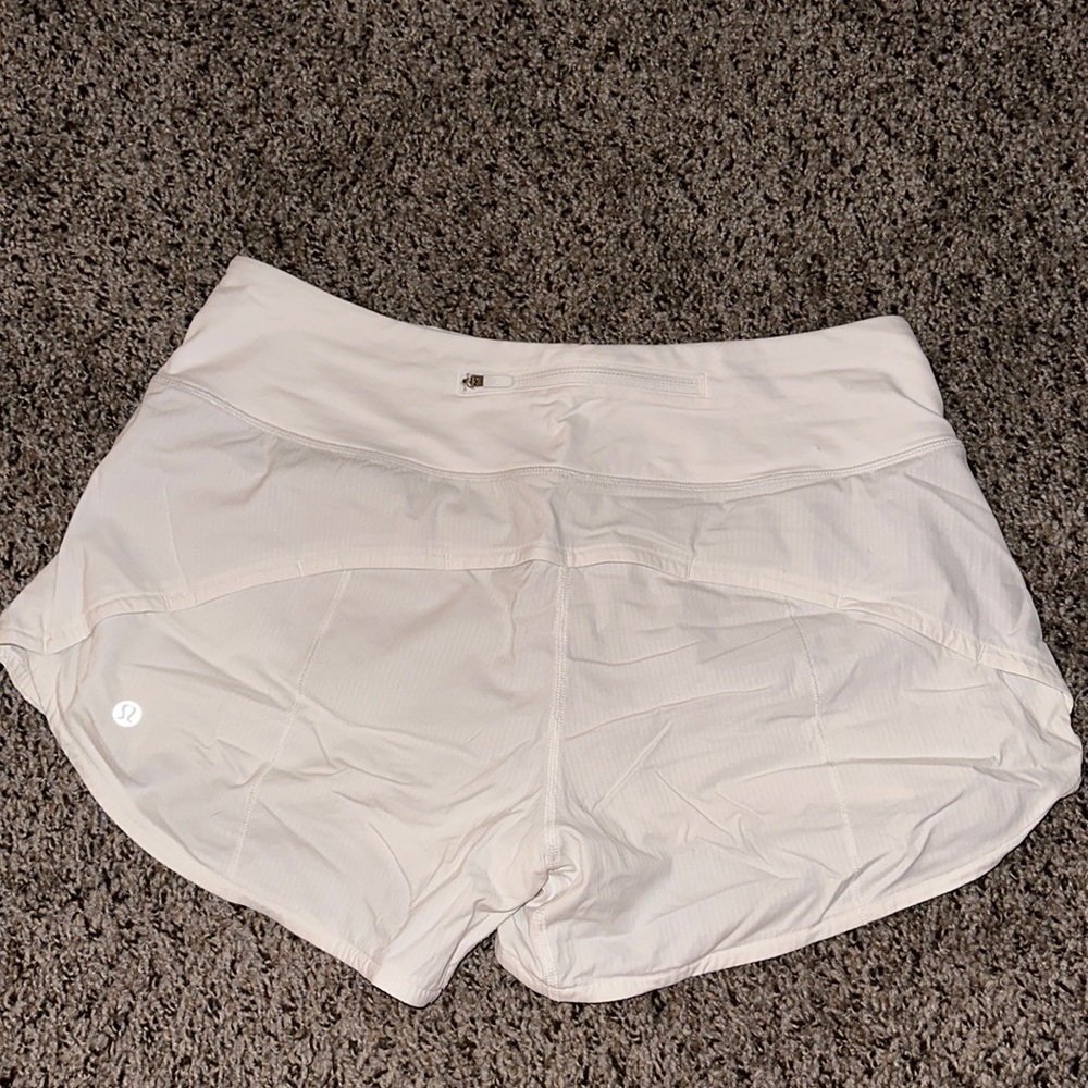 Lululemon Shorts White Size 6, 4” in-seam